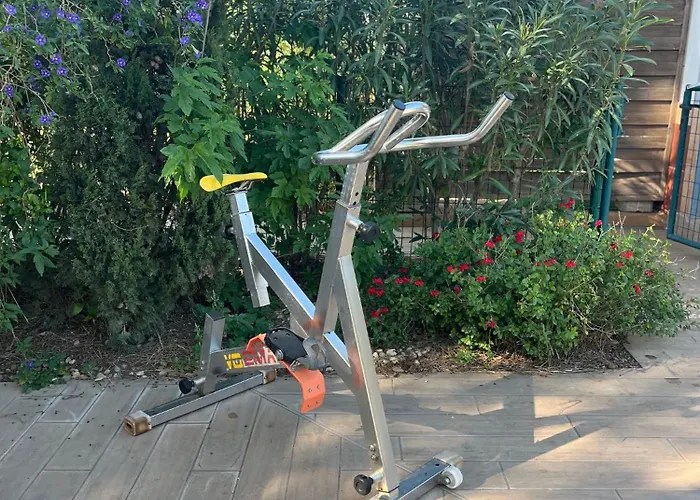 Belem - Piscine Chauffee - Mas Saint Louis Frühstückspension Aigues-Mortes